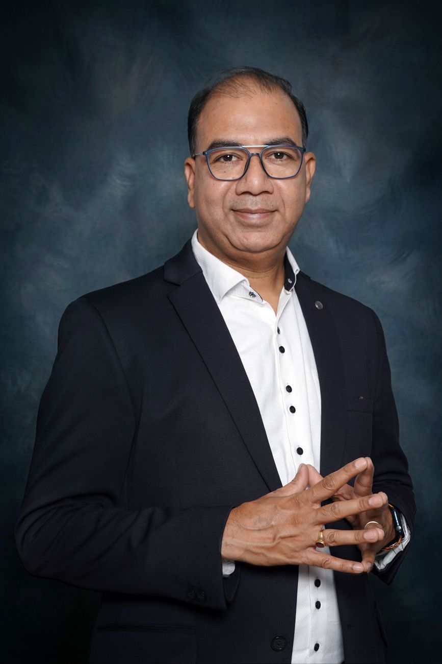 Hiroshi Sato headshot